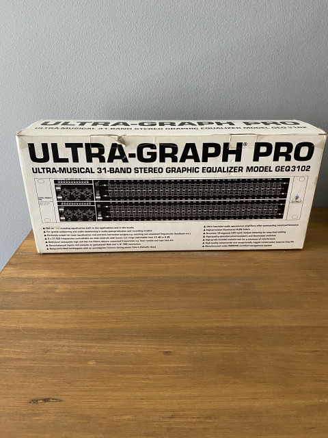 BEHRINGER Ultragraph Pro GEQ3102