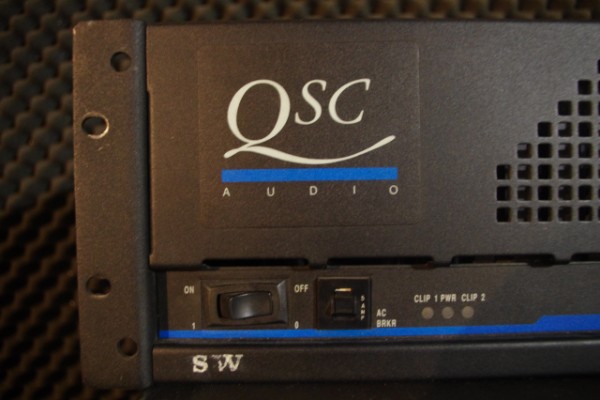 Etapa de potencia QSC audio profesional. Made in Usa. 850w.