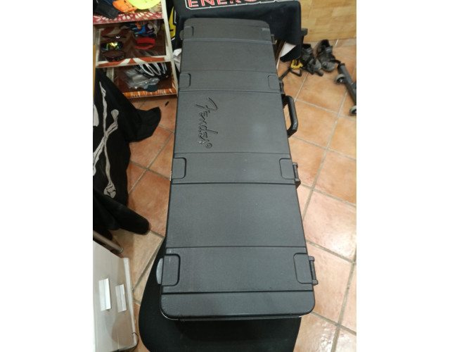 Estuche para bajo Fender. Tsa002