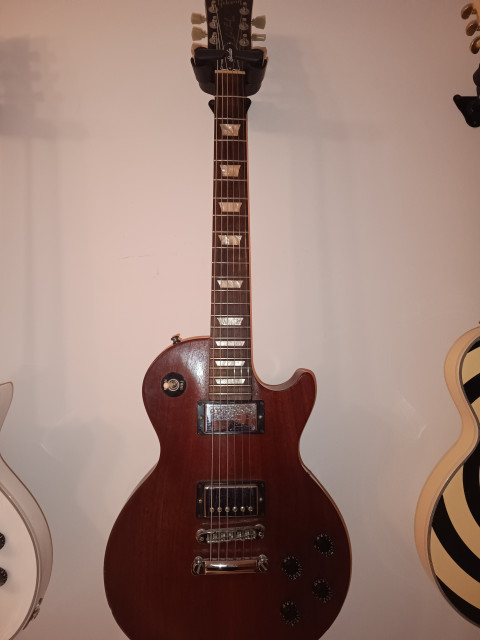 Vendo Gibson Les Paul Studio Faded 2008