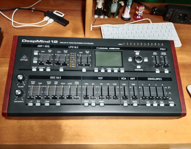 Behringer deepmind 12D