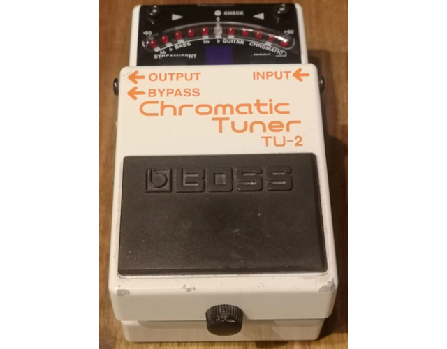Vendo afinador formato pedal BOSS Chromatic TU-2