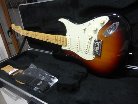 FENDER American Stratocaster DELUXE  3tsb, SSS, (Comprada nueva enTienda Española 4-12-2014)
