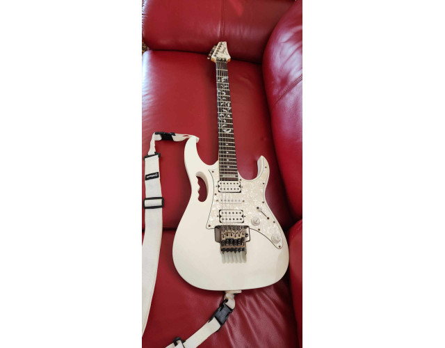 Venta o cambio: Ibanez Jem 555 White  Made in Korea 1999