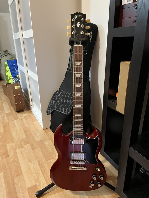 Gibson sg standard 61
