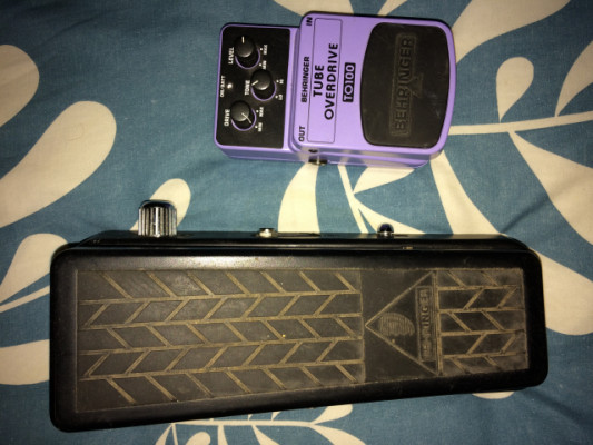 Pedal Wahwah y Tube overdrive