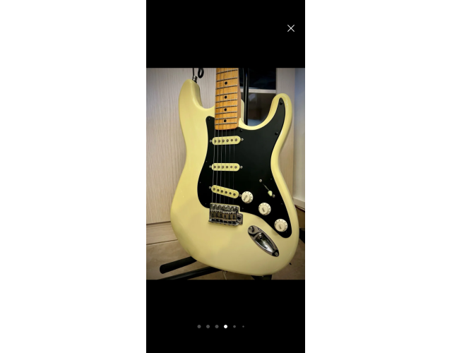 Guitarra strat echa por partes