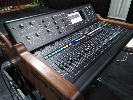 Midas M32 con rack Zcase plegable