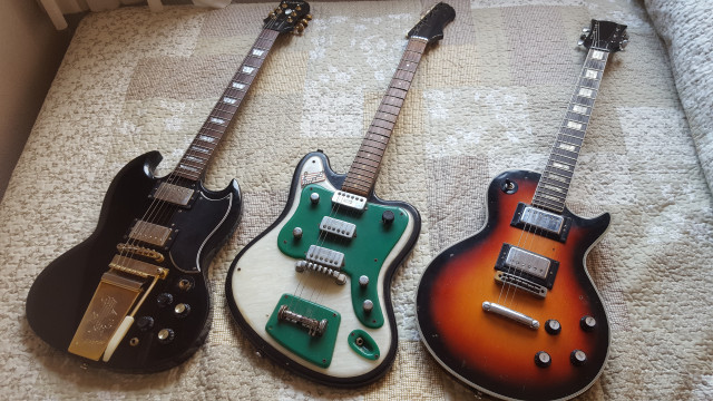 O Vendo Guitarras electricas antiguas coleccion