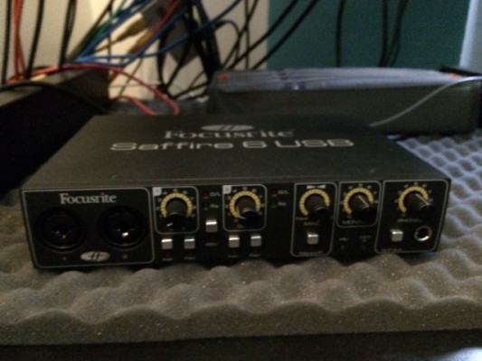 Tarjeta de sonido,focusrite saffire 6. Comprada hace un mes en Thomman.