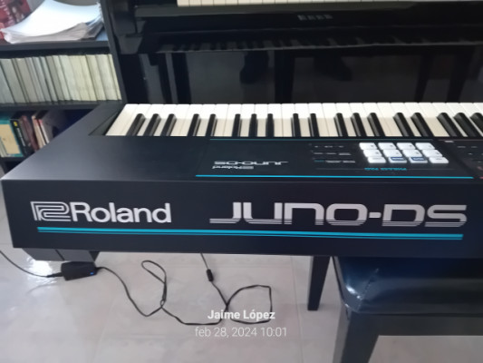 Roland Juno DS88 ¡CÓMO NUEVO!