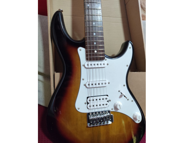 Guitarra eléctrica Crafter Junior stratocaster nueva