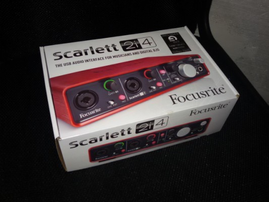 Interface Focusrite Scarlett 2i4