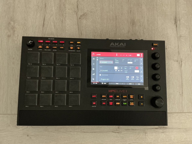 Akai MPC Live 2 II