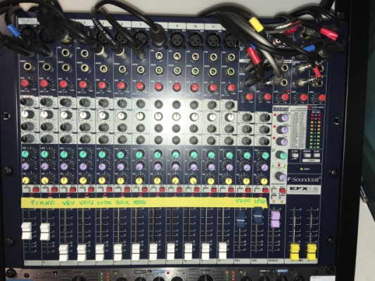 Soundcraft EFX12