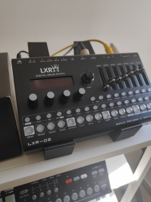 Erika synth lxr-2