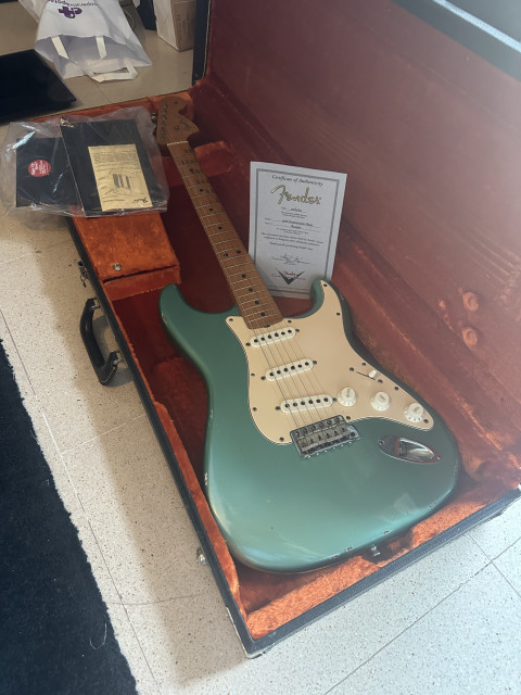 Vendo Stratocaster Custom Rellik