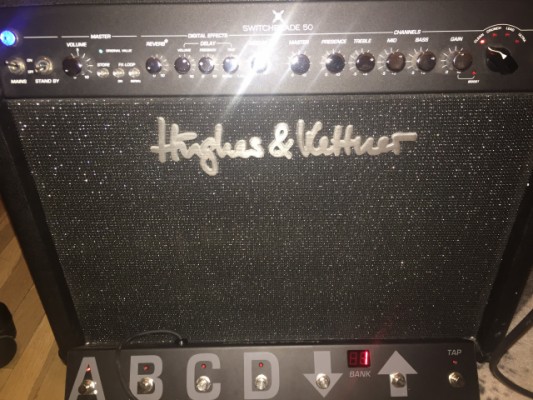 Amplificador Hughes & Kettner Switchblade 50 a válvulas