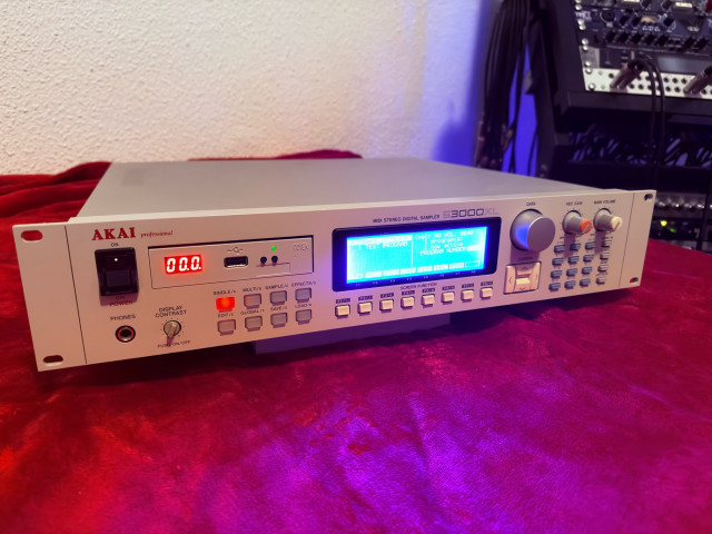 Sampler AKAI S3000XL Mejorado!