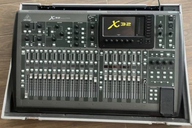 Mesa Behringer X32 mas Fligntcase o CAMBIO