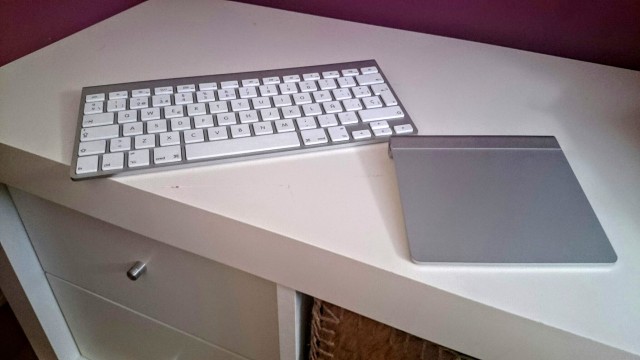 Apple Wireless Keyboard + Trackpad