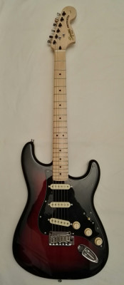 Squier Stratocaster Standard mejorada, con pastillas Fender Texas Special