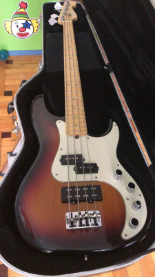 Fender Precision American Deluxe 2004