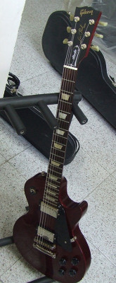 Gibson Les Paul studio 2007 pala reparada