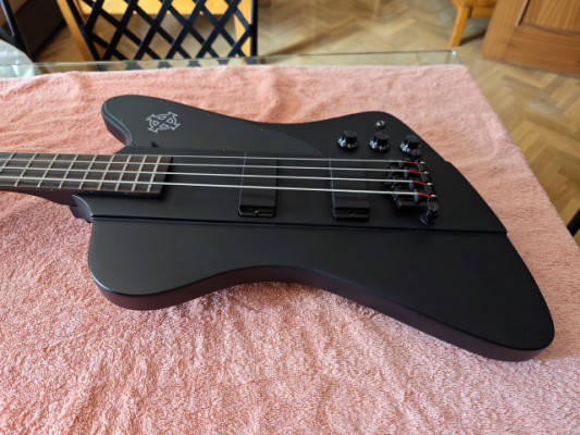 Bajo Epiphone Thunderbird Goth