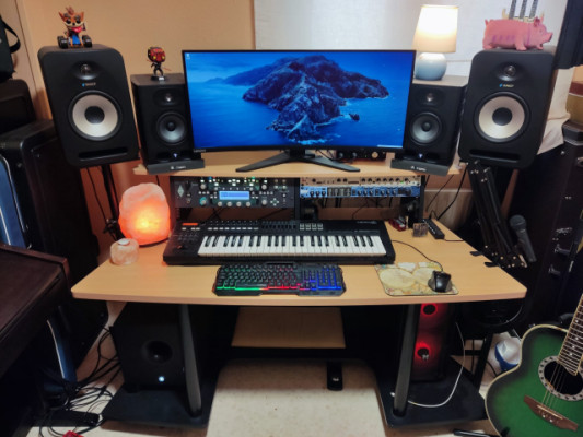 Rta Studio Desk: