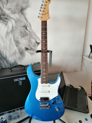 Yamaha Pacifica Profesional PACP12 Sparkle Blue. Nueva