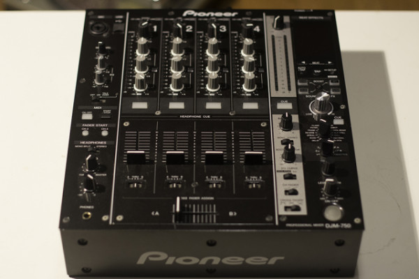 Mixer Pioneer DJM 750 K