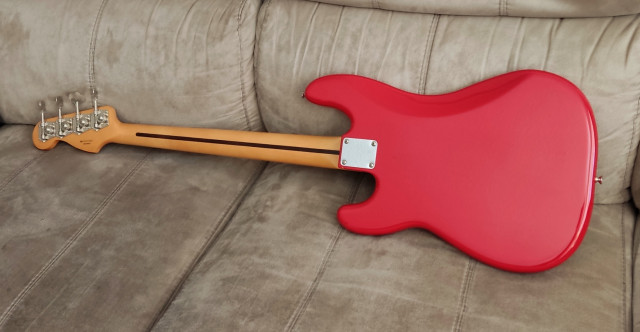 Fender Precision Vintera Dakota Red