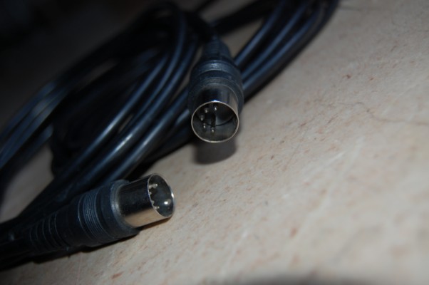 2 cable de 2,5m con conector DIN/MIDI 5 pines Macho/Macho