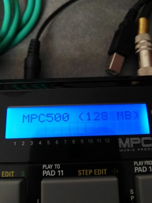 Akai MPC 500 sampler-secuenciador