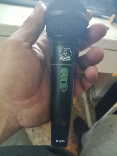 Micrófono Akg D60s (reservado)