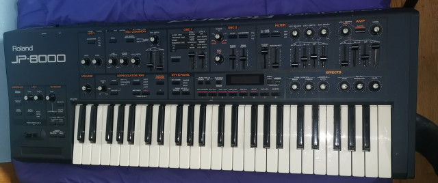 Roland jp-8000 sintetizador