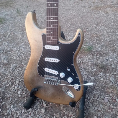 Stratocaster dorada relic