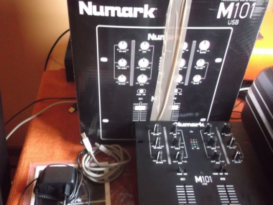 Numark M101 USB Dj Mixer