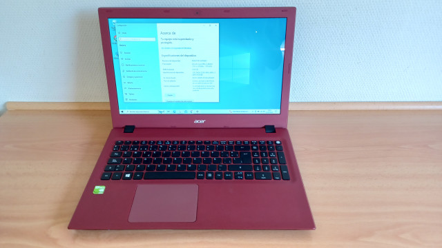 Ordenador Portátil Acer i3. Ram 8GB. SSD 240GB. Graficas Intel y Nvidia