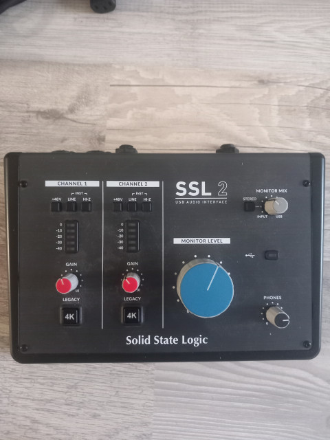 Interface Ssl 2 y monitores Yamaha hs5