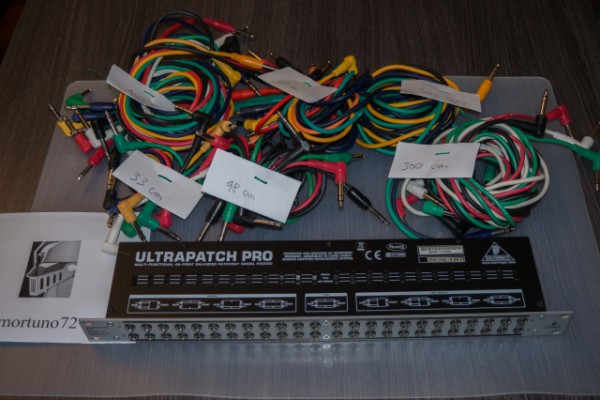 Behringer Ultrapatch Pro + lote cables patch