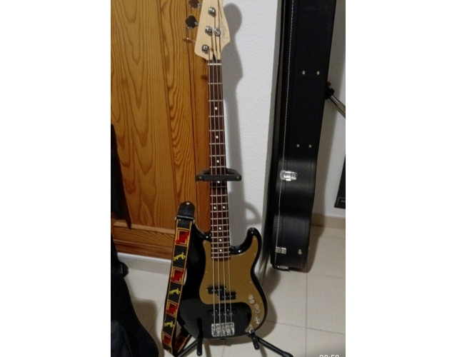 Bajo Fender Activo DeLuxe Precisión Bass