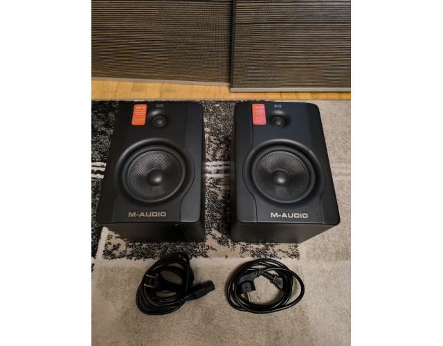 Monitores M Audio bx5 d2