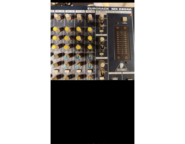 Behringer EURORACK MX2804A 28IN+4BUS