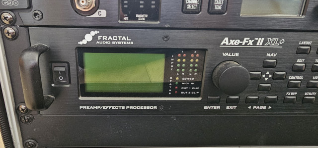 Fractal Axe Fx II XL+ con Mfc-101 MkI y extras.