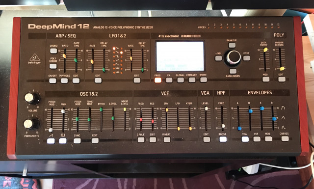 Behringer Deepmind 12D (cambio por Deepmind 12 teclas)