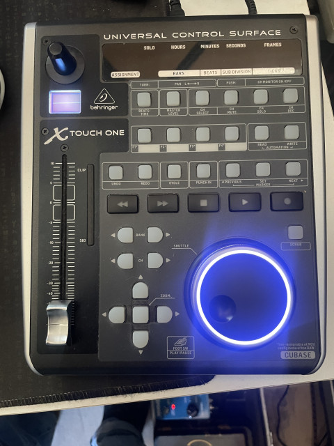 Behringer X Touch One