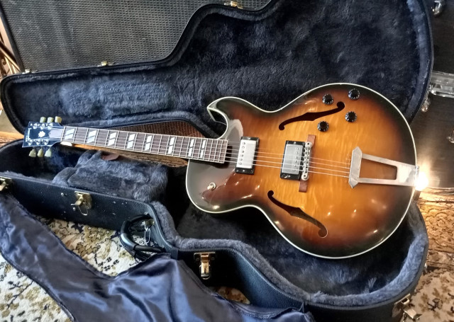 Gibson ES-175 Tobacco Sunburst de 2001 (VIDEO)