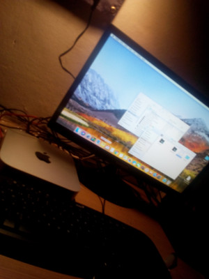 Mac mini + pantalla + teclado + raton